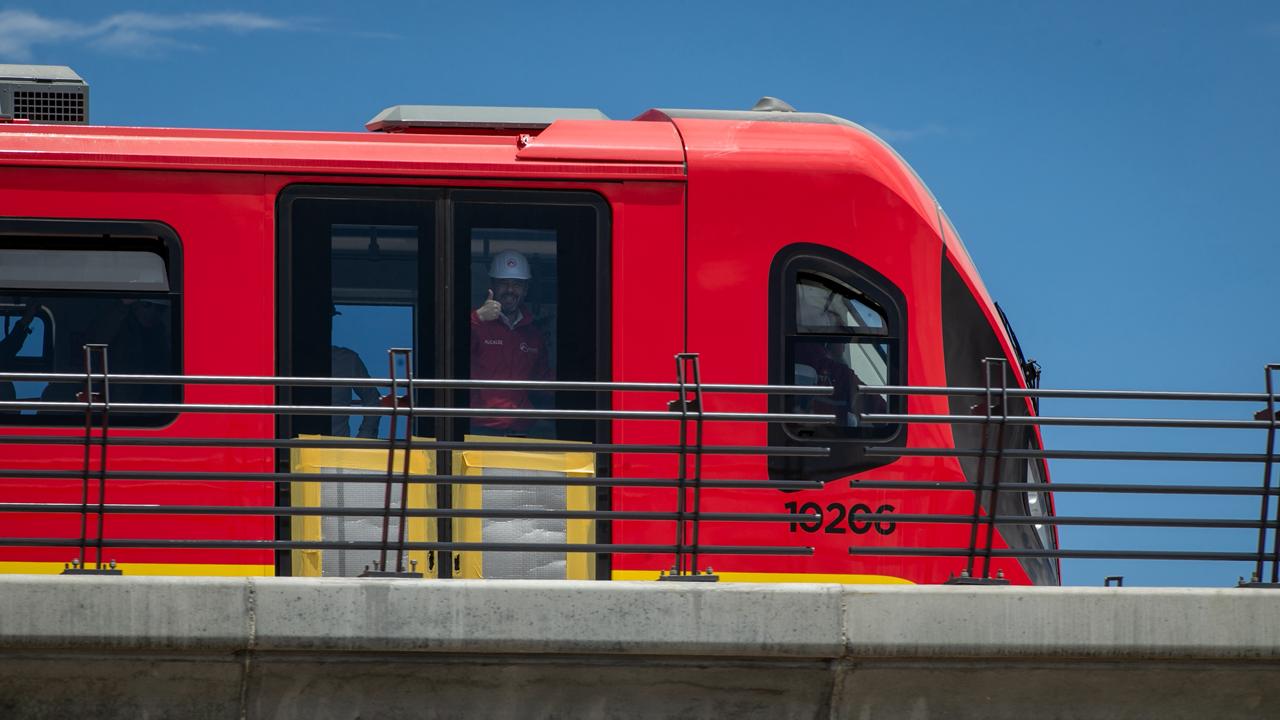 Avanza la Línea 1 del Metro de Bogotá: primer tren realiza pruebas sobre el viaducto