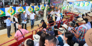 Villagómez destaca avances en mejoramiento genético bovino con 130 terneros nacidos y 240 vacas gestantes.